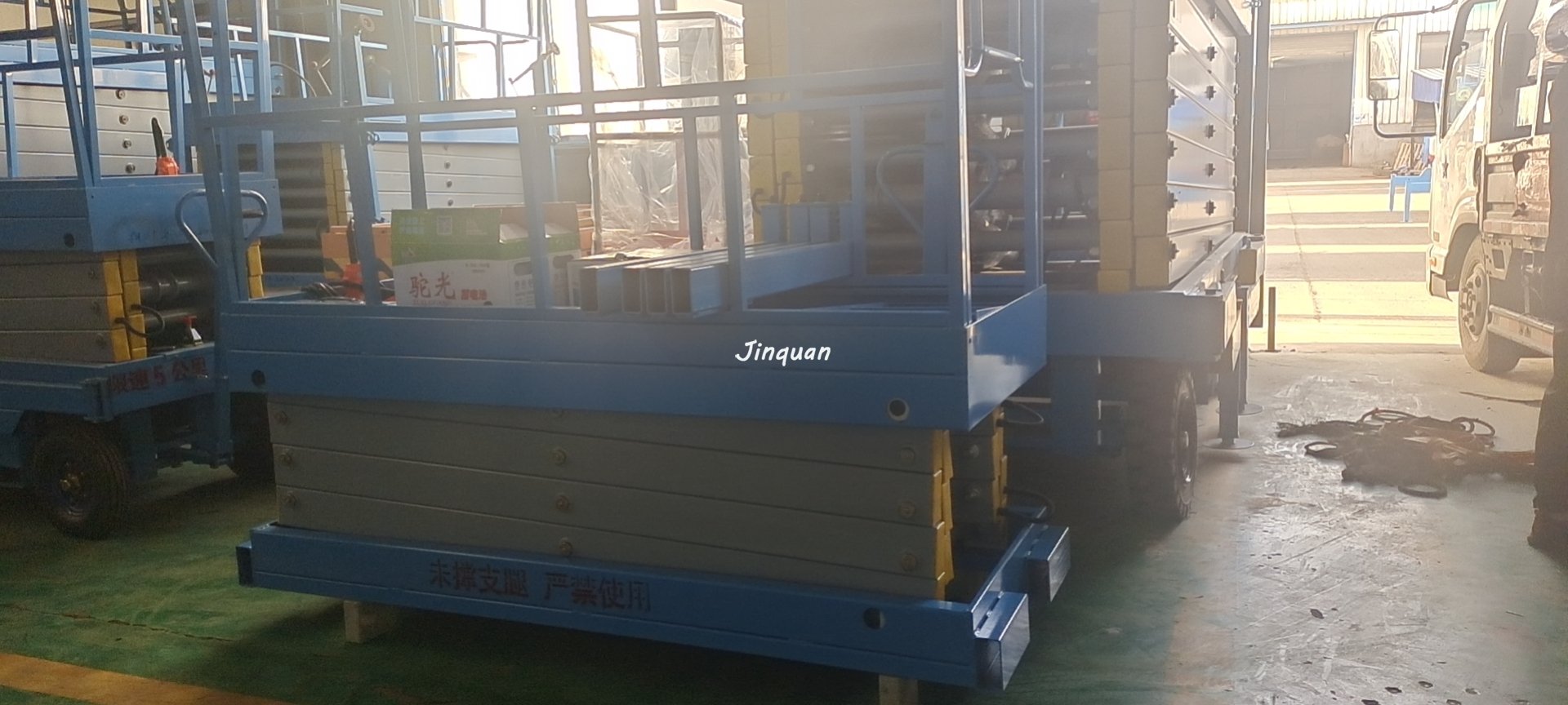 <b>發(fā)湖南車載升降機</b>